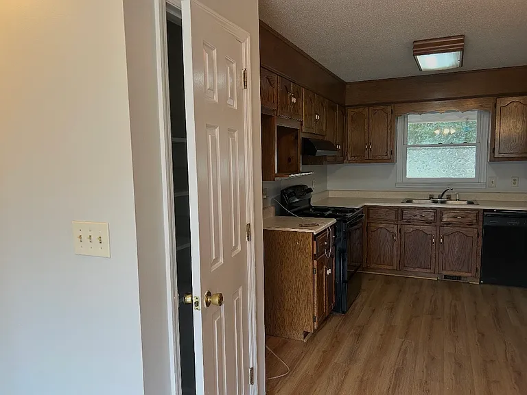 120 Pattiwood Dr — Photo 8