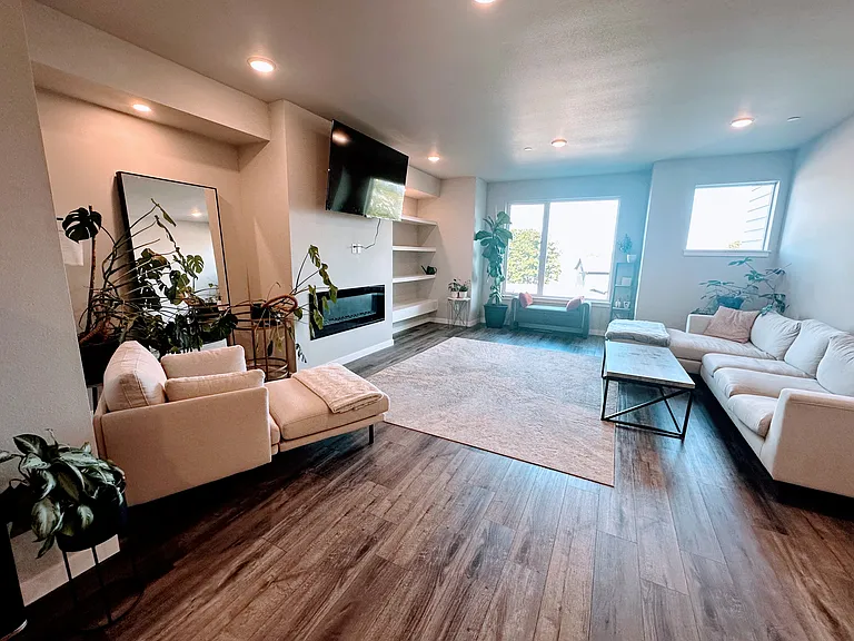 2635 NW Sussex Ave — Photo 8