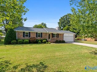 102 Allenwood Dr, Huntsville, AL 35811