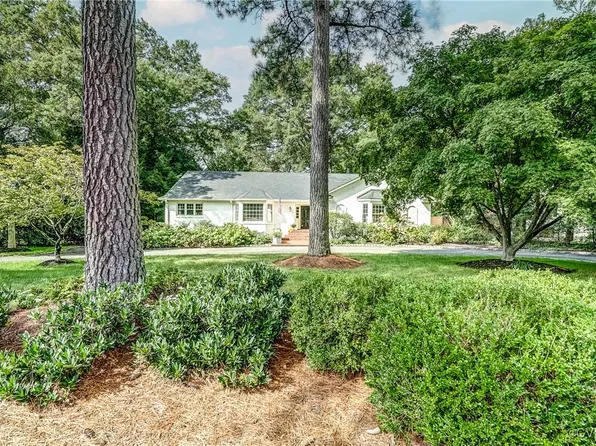 8 Westham Pkwy, Henrico, VA 23229