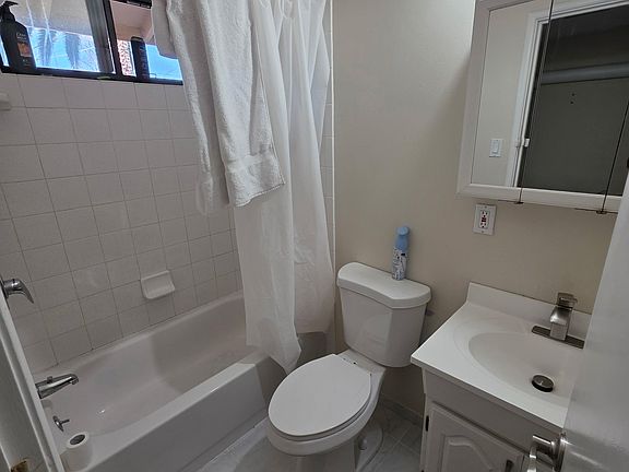 3rd image of 1607 Redwing Ave #1