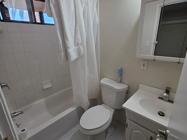 1607 Redwing Ave #1 — Photo 3
