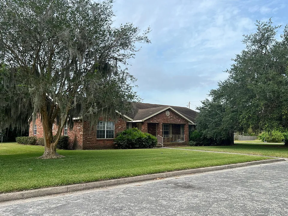 911 W Palmetto St