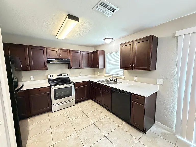 15741 SW 23rd Avenue Rd — Photo 7