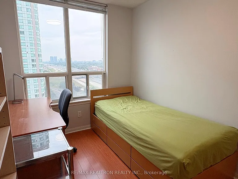 88 Corporate Dr #1708 — Photo 9