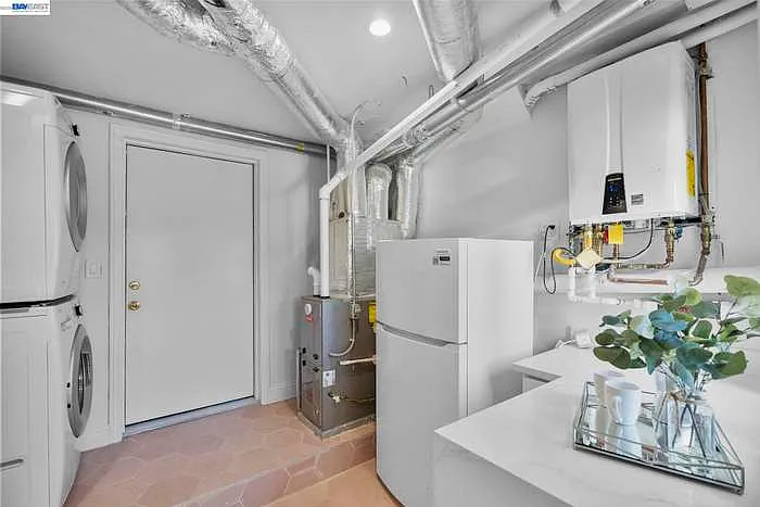 274 Staples Ave — Photo 42