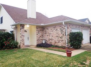 316 N Ranch House Rd, Angleton, TX 77515