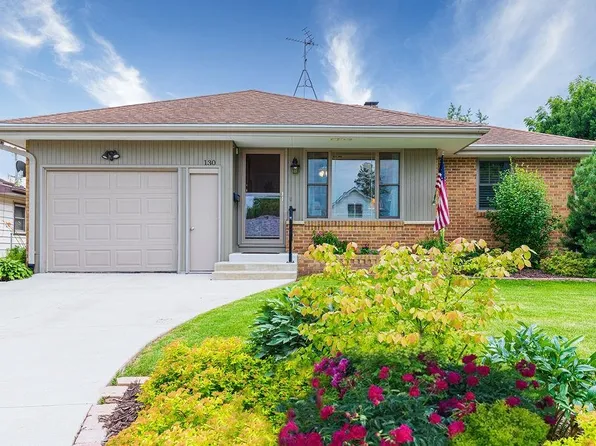 130 W Columbia Ave, Stockton, IL 61085