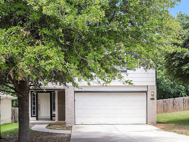 16039 Gino Park — Photo 1