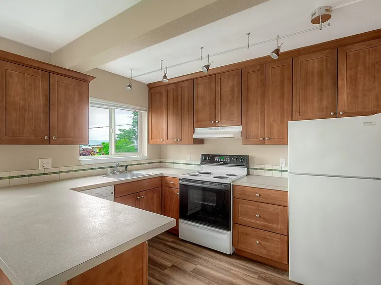 Genesis Apartments — Photo 10