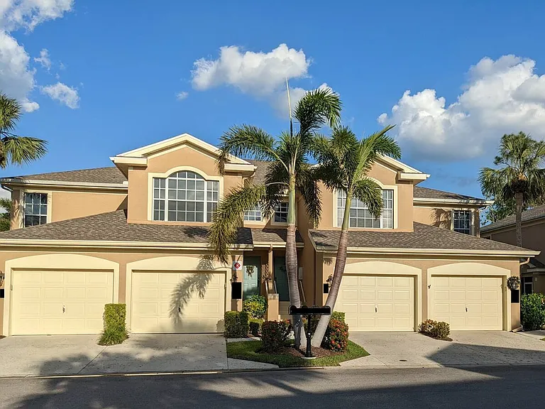 23029 Lone Oak Dr — Photo 1