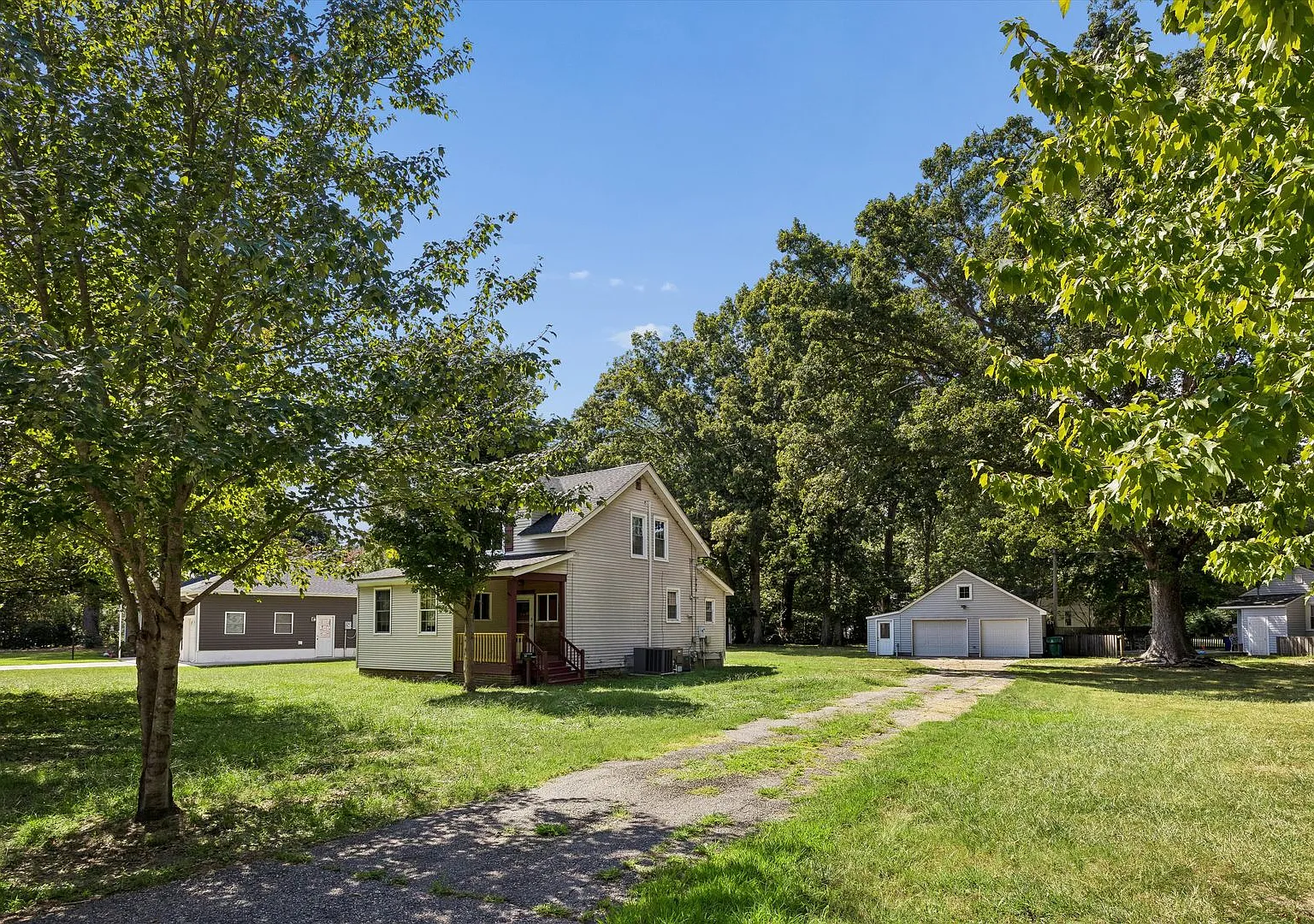 4 beds, 2 bath Character, comfort, and convenience in the heart of Newport News — Photo 4