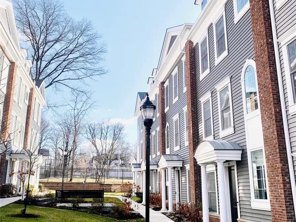 33 Parkside Ln #33, Teaneck, NJ 07666