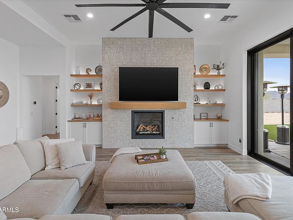 3rd image of 36117 N 10TH Avenue