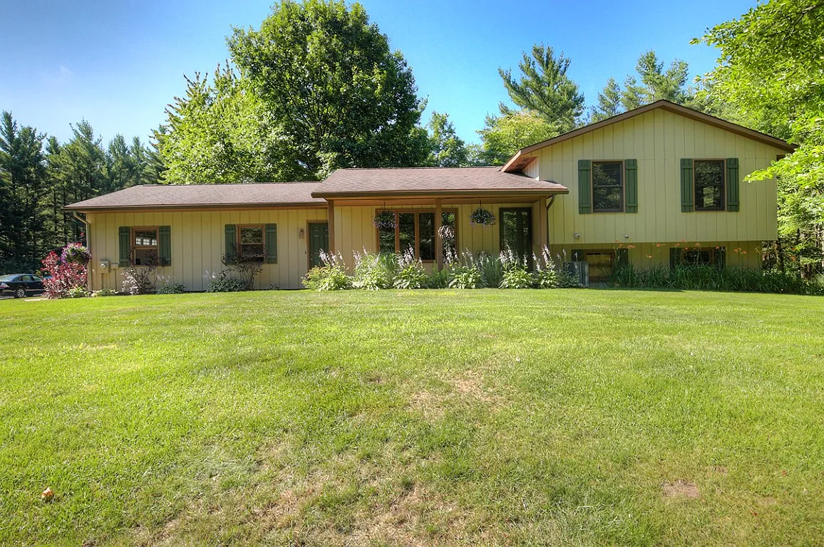 15850 Taylor St photo 1