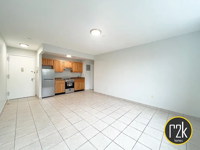 30-35 31st St #2F — Photo 8
