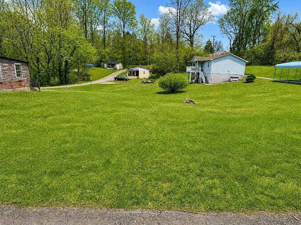 1st image of 620 Young Ln
