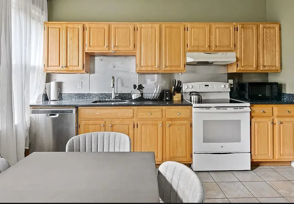 4 Haskell St #1A