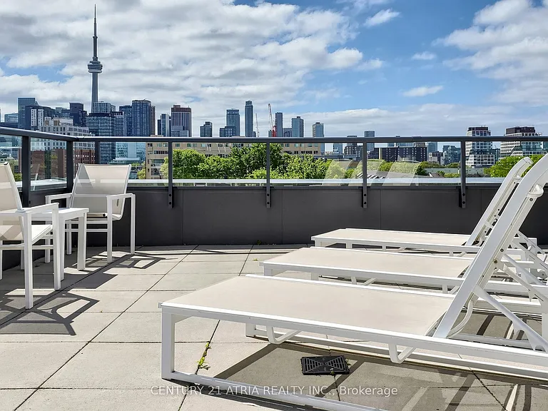 297 College St #910 — Photo 48