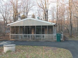 1841 Shady Side Dr, Tobyhanna, PA