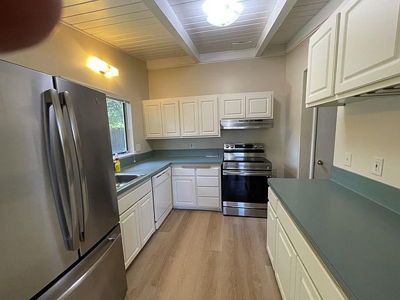 3rd image of 874 Ames Ct