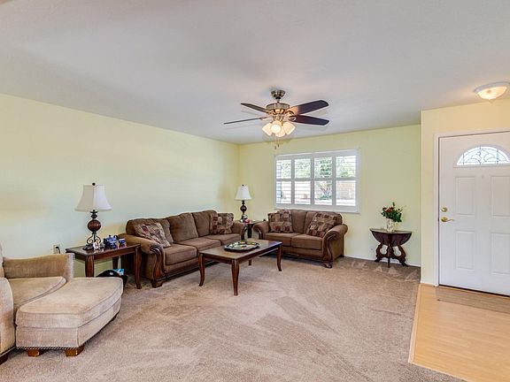 Leisure World - 869 (19)