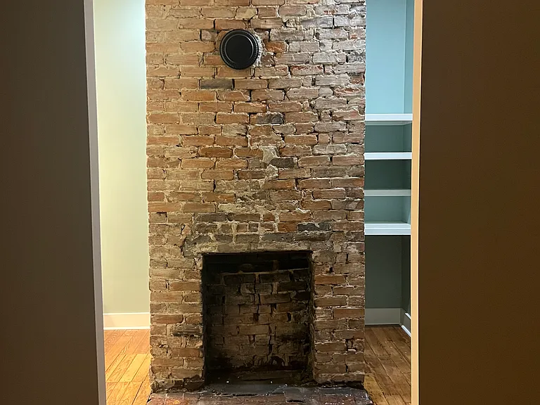407 E High St — Photo 11