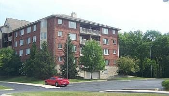2nd image of 8421 Manor Ave Unit 301