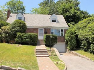 112 Cresthill Rd, Yonkers, NY 10710
