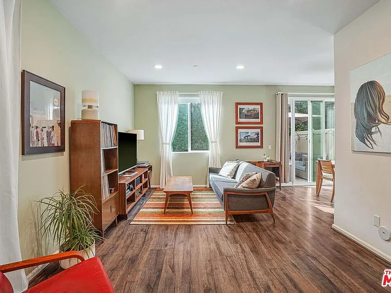 7607 N Patriot Way — Photo 2