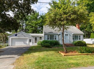 4 Elaine St, Hampton, NH 03842