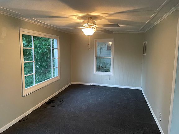 3rd image of 940 Sevall St