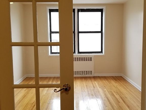 2nd image of 520 E 21st St APT 5E