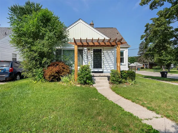 23271 Republic Ave, Oak Park, MI 48237