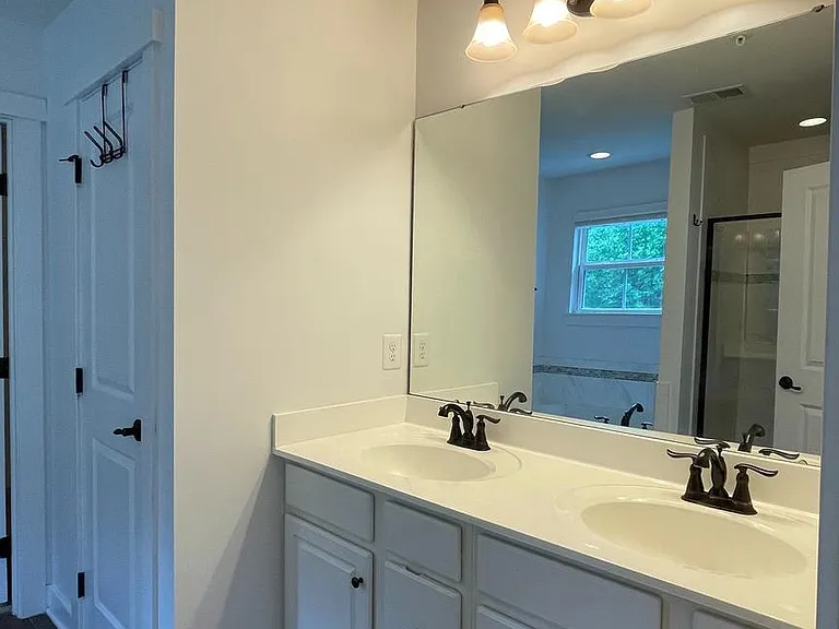 2309 Harmsworth Dr — Photo 13