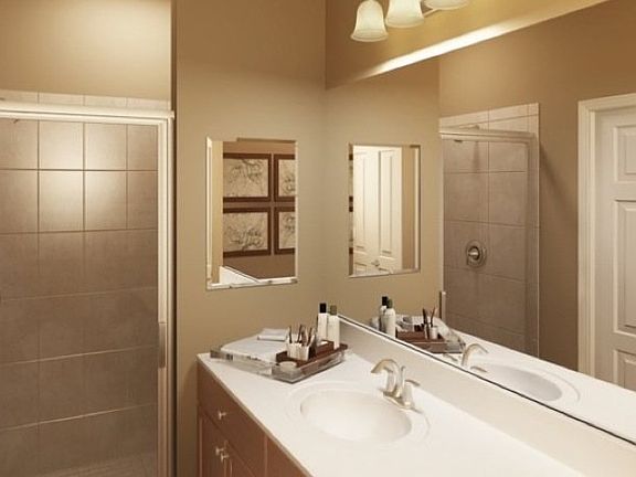 Colonade guest bathroom