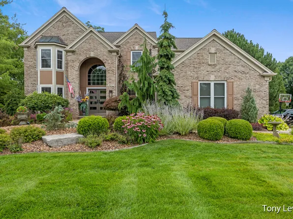 4517 Canterwood Dr NE, Ada, MI 49301