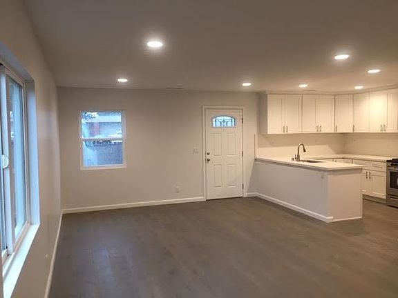 family room photo #2