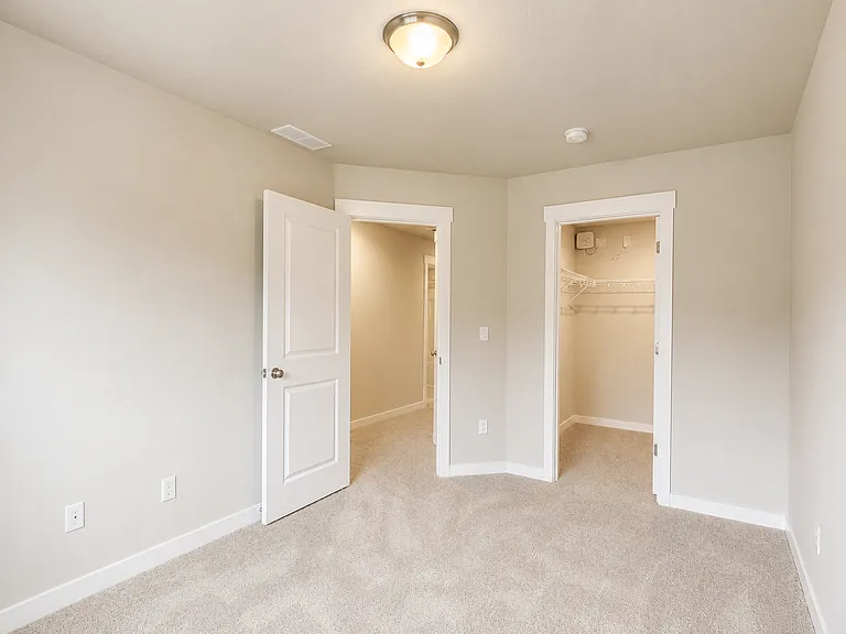 18426 NE 46th Pl — Photo 20