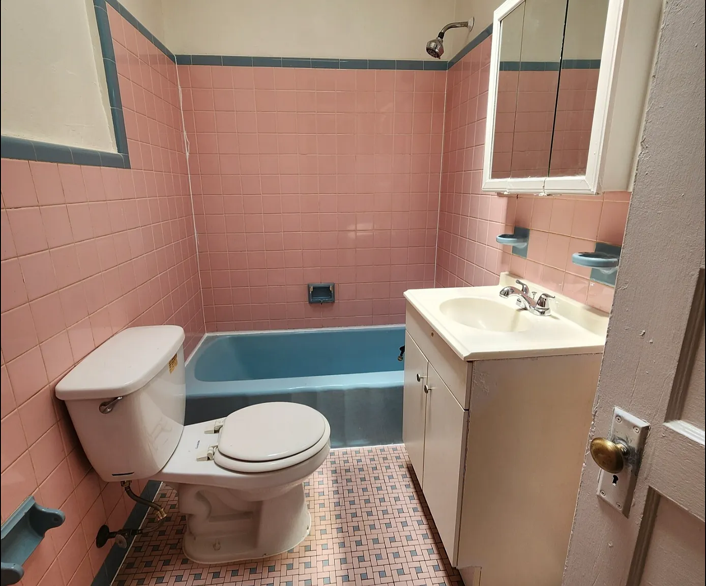 4 bed, 1700 sqft, $1,600 — Photo 3