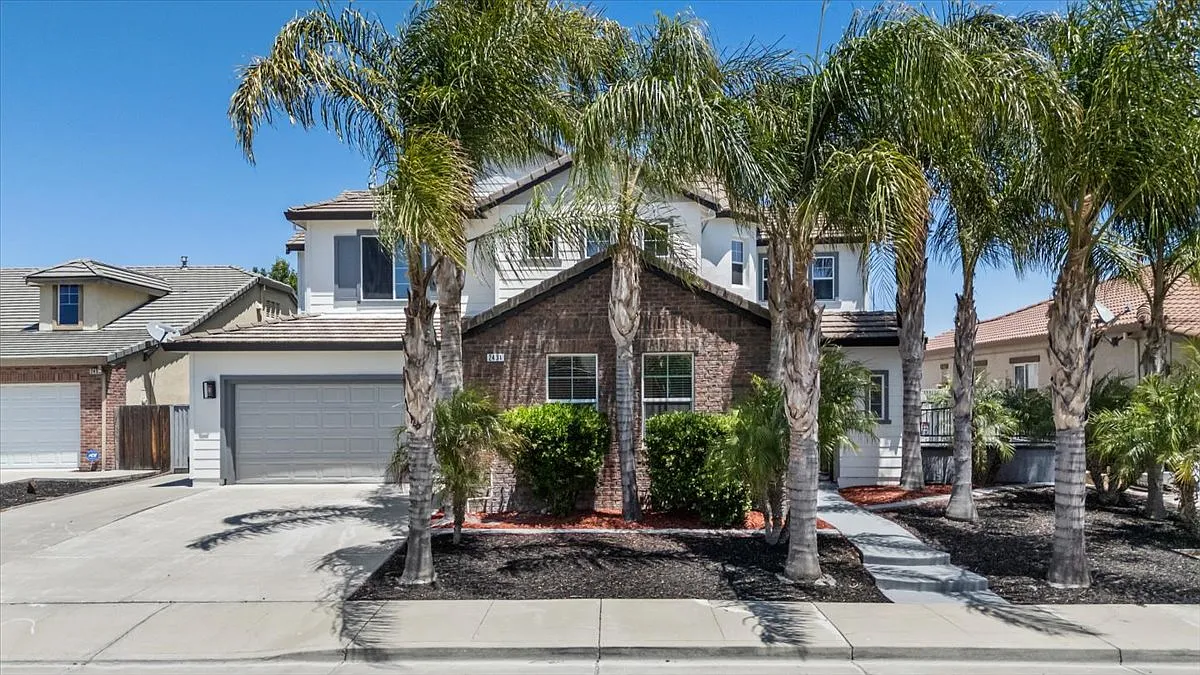 2431 Ogden Sannazor Court — Photo 2
