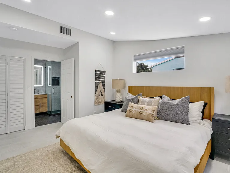 340 Summa St — Photo 15