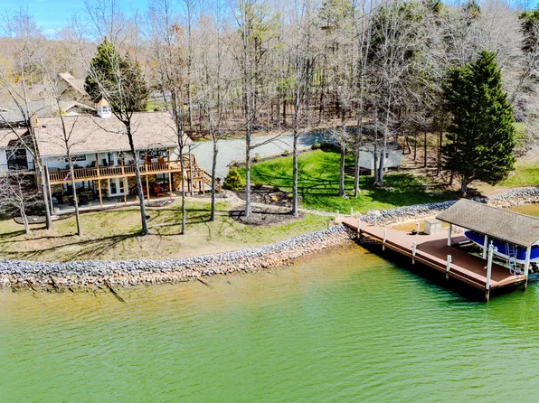 1520 Gowen Ln, Huddleston, VA 24104