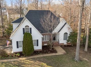 8007 Hillcreek Dr, Midlothian, VA 23112