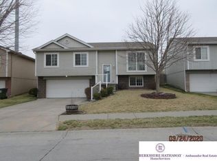 18722 R St, Omaha, NE 68135