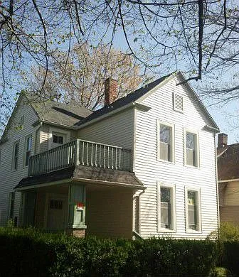 1904 Valentine Ave photo 1