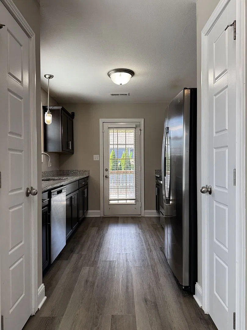 425 Irish Hills Drive — Photo 4