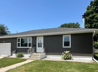 828 S 7th St, Norfolk, NE 68701