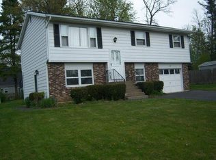 11 Arrow St, Schenectady, NY 12304