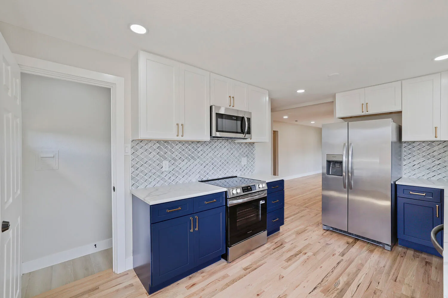 3 bed, 1500 sqft, $2,650 — Photo 2
